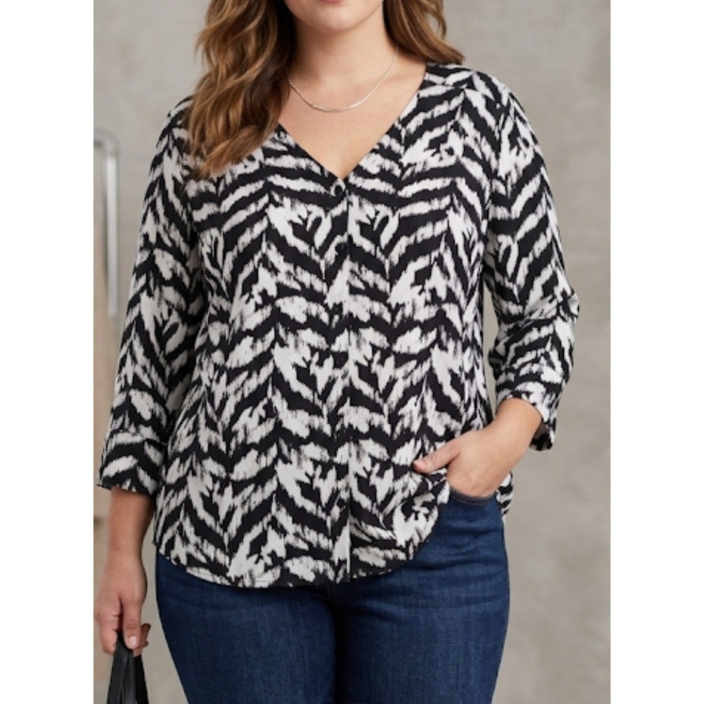 Zac & Rachel Top Women's Size 1X Black and White Printed 3/4 Sleeve Blouse NWT